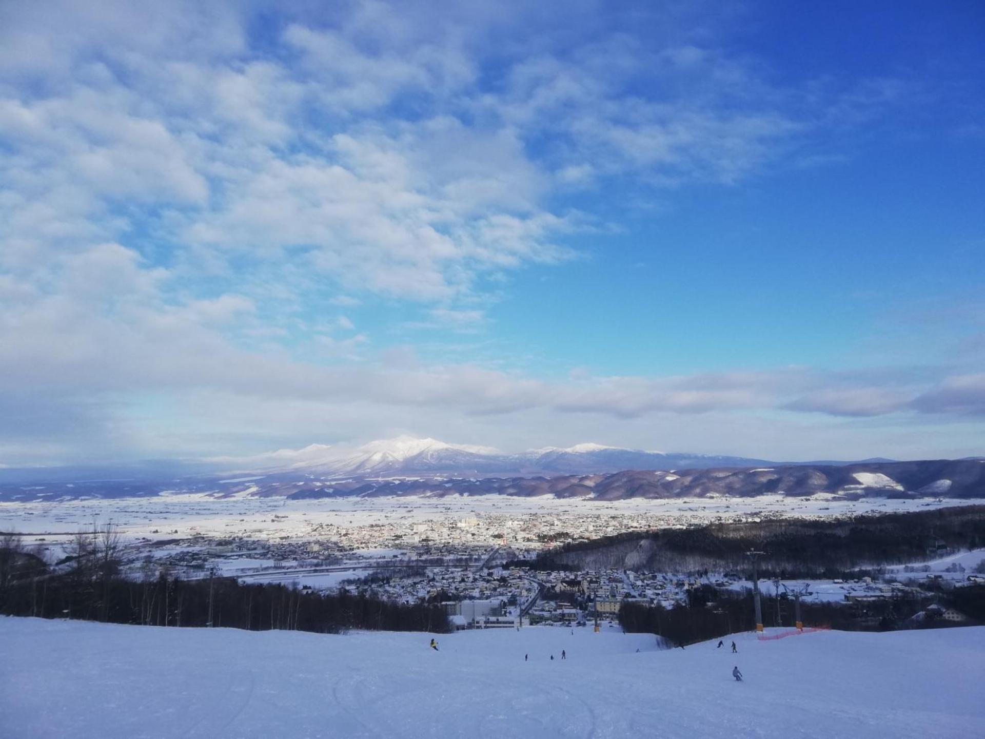 Hotel Edel Warme Furano Exterior photo