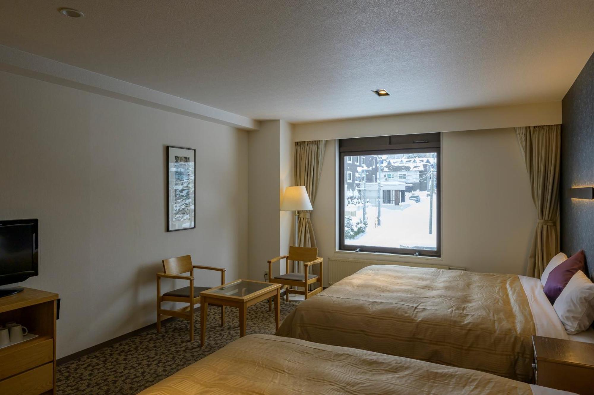 Hotel Edel Warme Furano Exterior photo